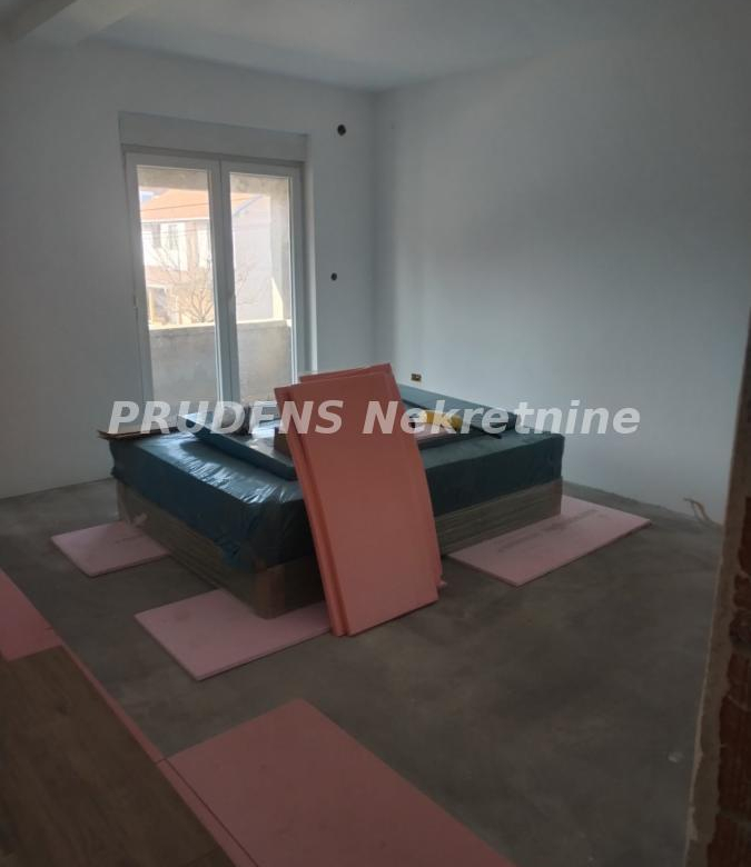 Kuća Prodaja Beograd  281 m2