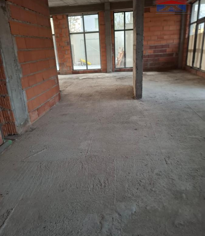Lokal Izdavanje Novi Sad  220 m2
