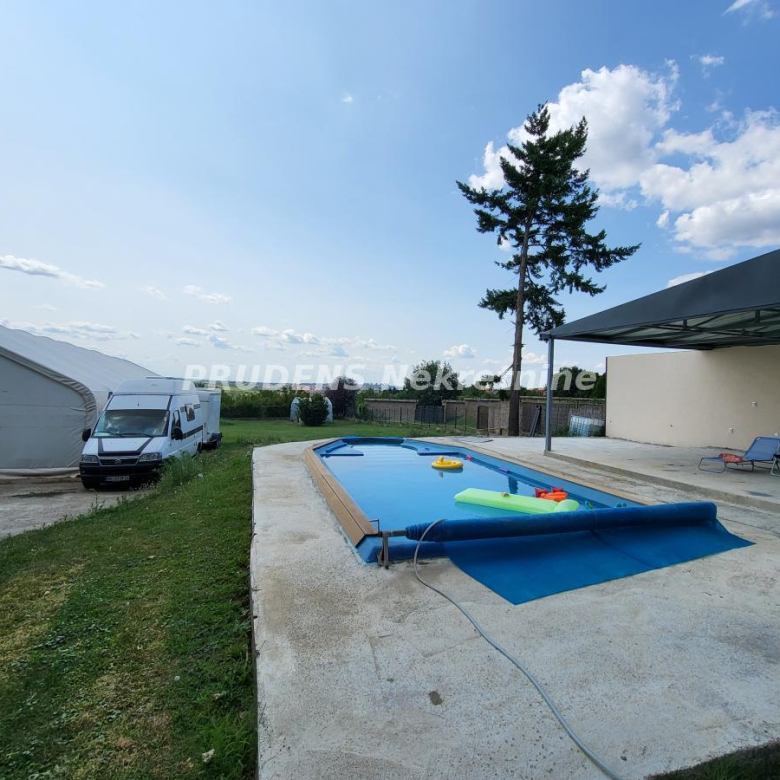 Kuća Prodaja Beograd 1000 Ruža 400 m2