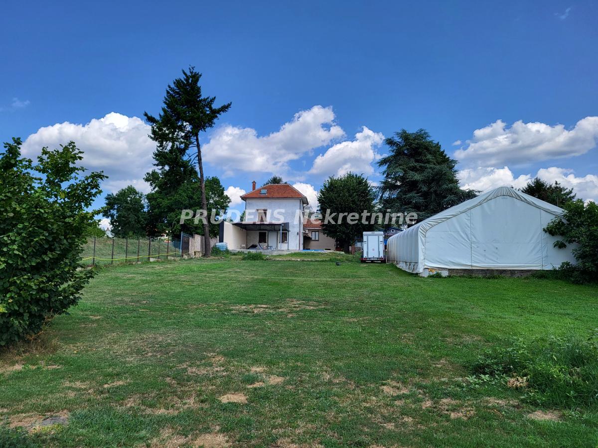 Kuća Prodaja Beograd Kuća Prodaja Beograd 1000 Ruža 400 m2