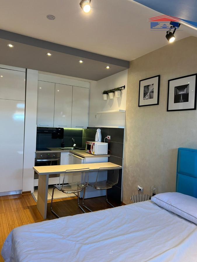Stan Izdavanje Novi Sad  27 m2