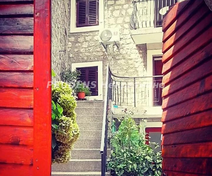 Kuća Prodaja Budva  210 m2