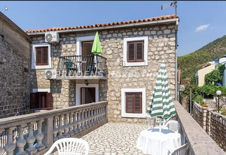 Kuća Prodaja Budva  210 m2