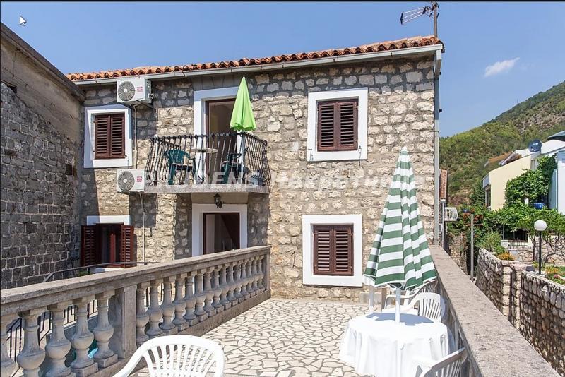 Kuća Prodaja Budva  210 m2