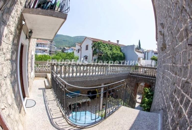 Kuća Prodaja Budva  210 m2