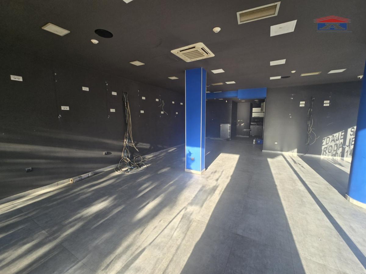 Lokal Prodaja Novi Sad  306 m2