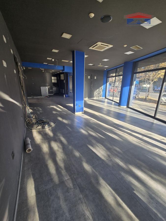 Lokal Prodaja Novi Sad  306 m2