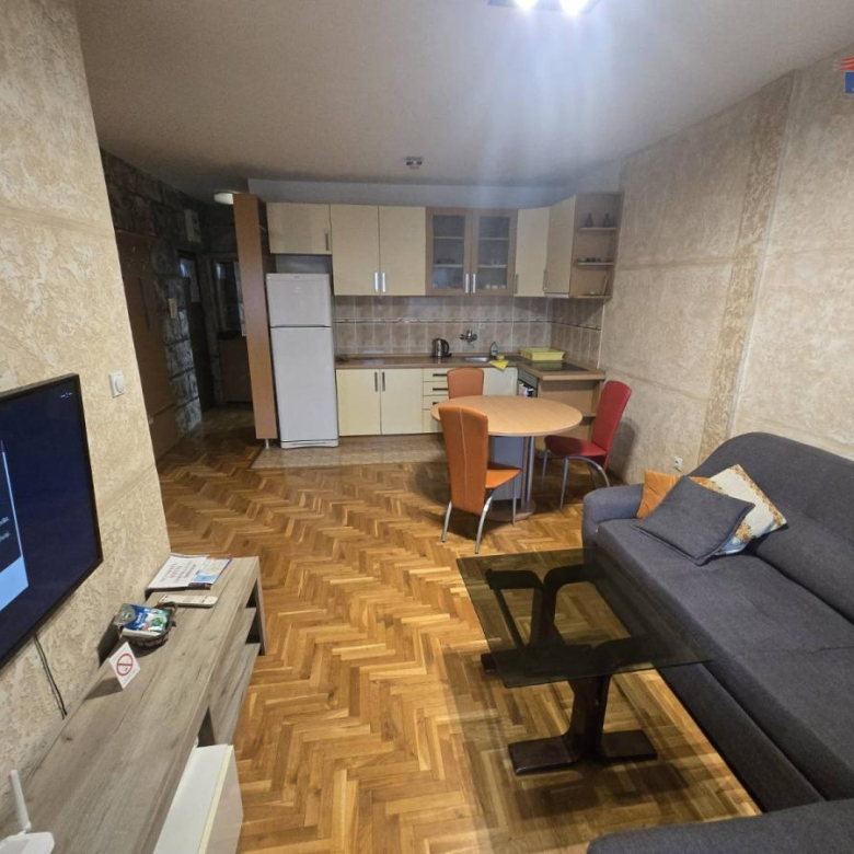 Stan Izdavanje Novi Sad  44 m2