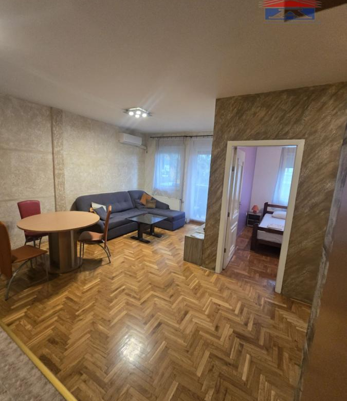 Stan Izdavanje Novi Sad  44 m2