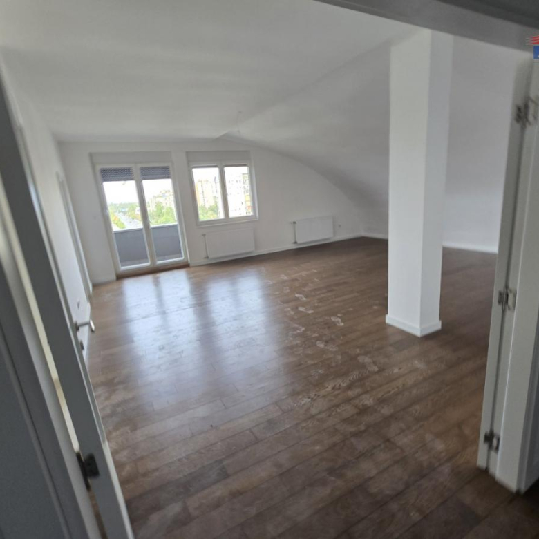 Stan Prodaja Novi Sad  117 m2
