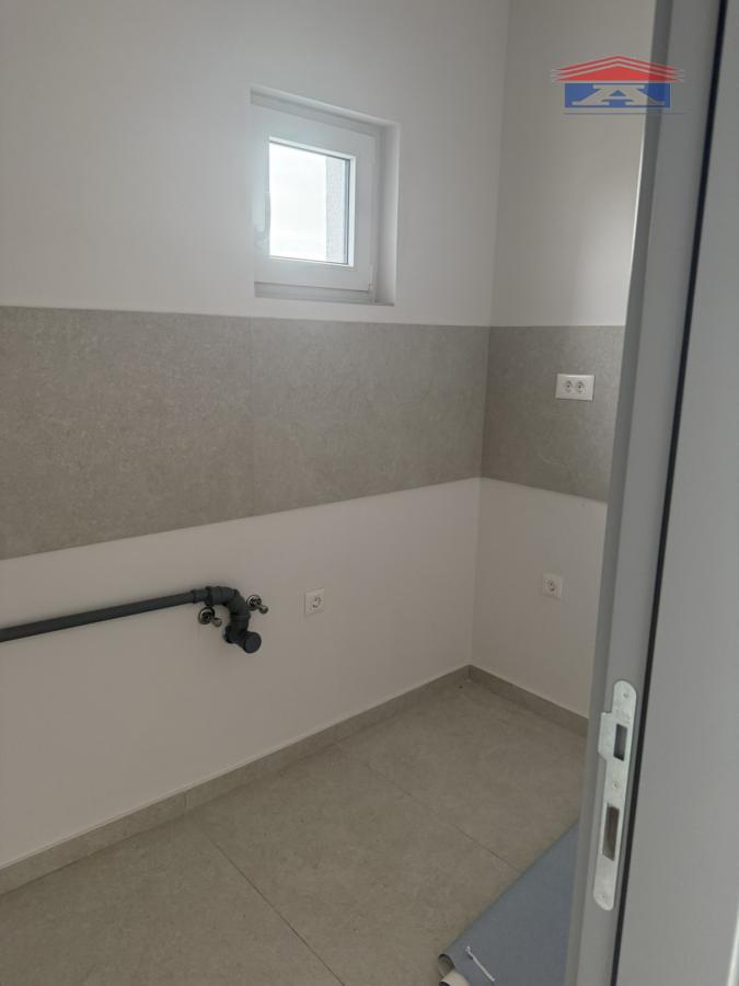 Lokal Izdavanje Novi Sad  250 m2