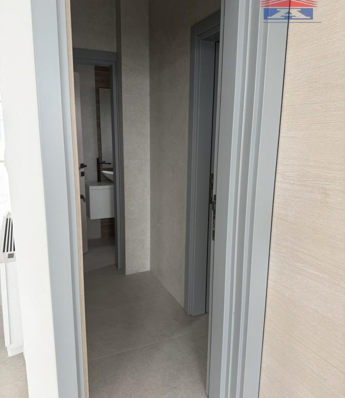 Lokal Izdavanje Novi Sad  250 m2