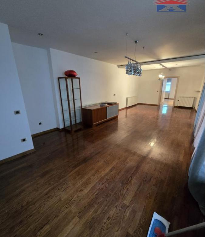 Lokal Izdavanje Novi Sad  119 m2