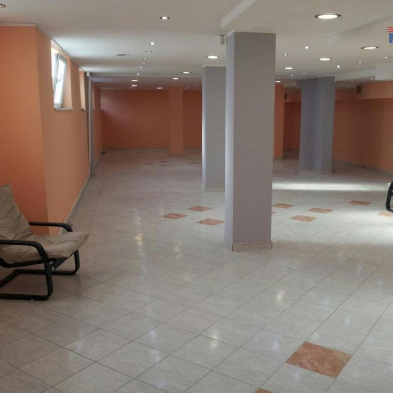 Lokal Prodaja Novi Sad  260 m2