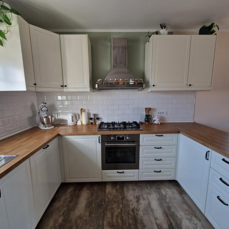 Kuća Prodaja Temerin  230 m2