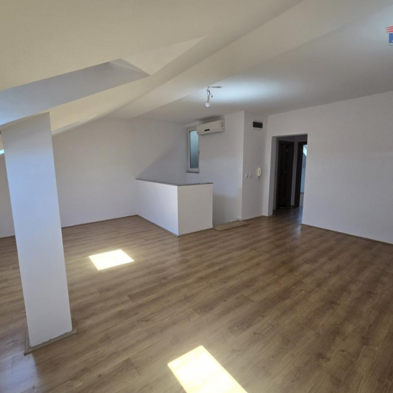 Lokal Izdavanje Novi Sad  78 m2