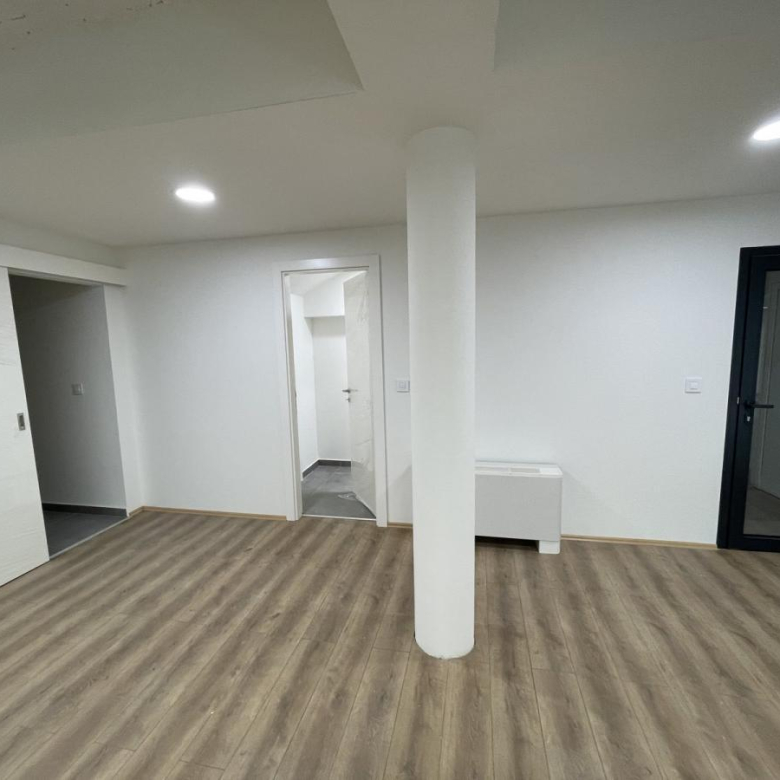 Lokal Prodaja Novi Sad  212 m2