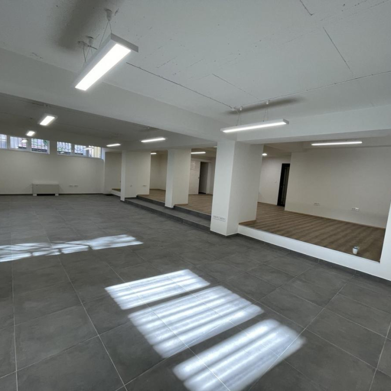 Lokal Prodaja Novi Sad  212 m2