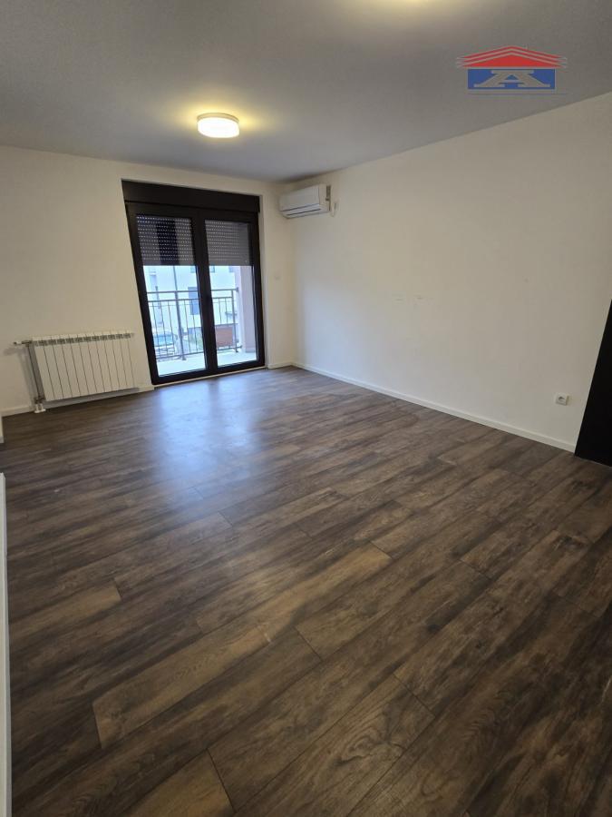 Lokal Izdavanje Novi Sad Lokal Izdavanje Novi Sad 230 m2