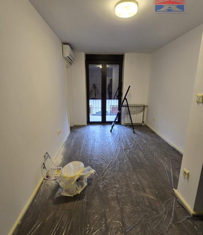 Lokal Izdavanje Novi Sad  230 m2