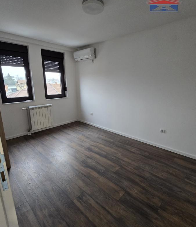 Lokal Izdavanje Novi Sad  230 m2