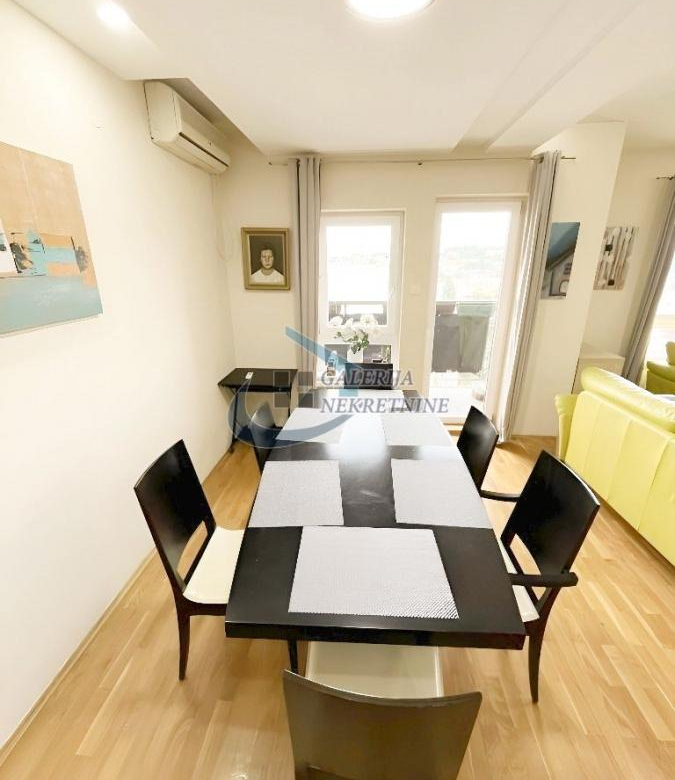 Stan Prodaja Beograd Đeram 157 m2