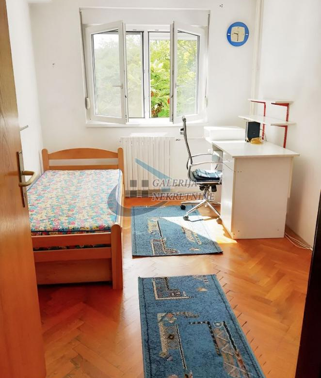 Stan Prodaja Inđija  72 m2