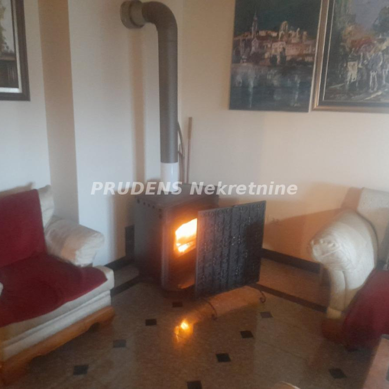 Kuća Prodaja Beograd  190 m2