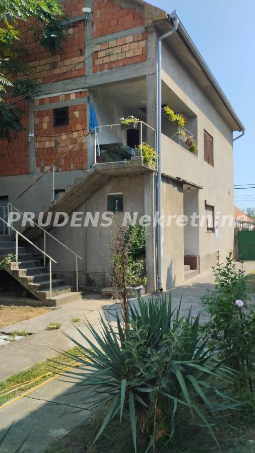 Kuća Prodaja Beograd Dobanovci 300 m2