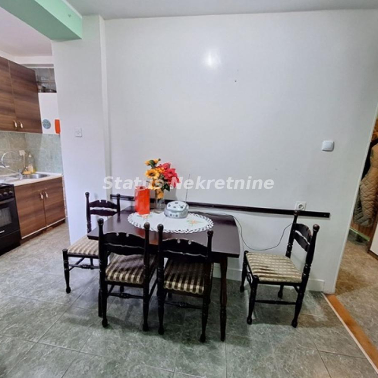 Stan Izdavanje Novi Sad  51 m2