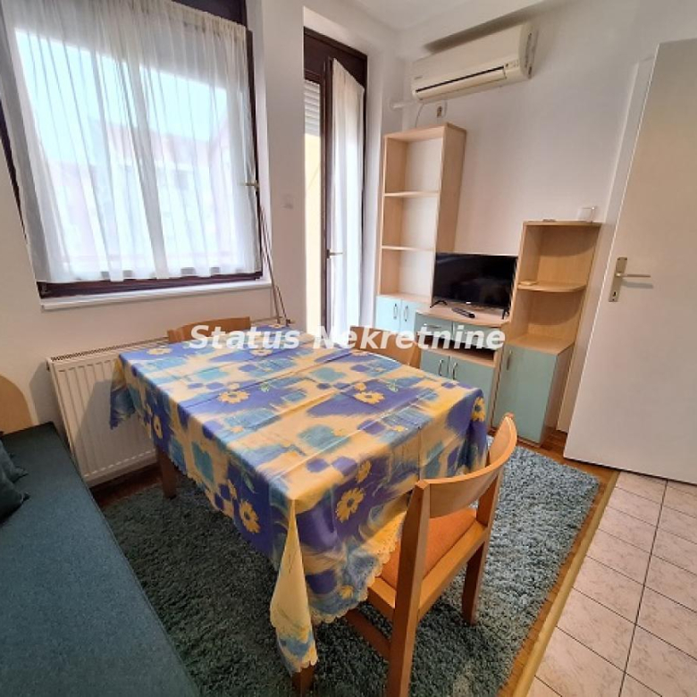 Stan Izdavanje Novi Sad  27 m2