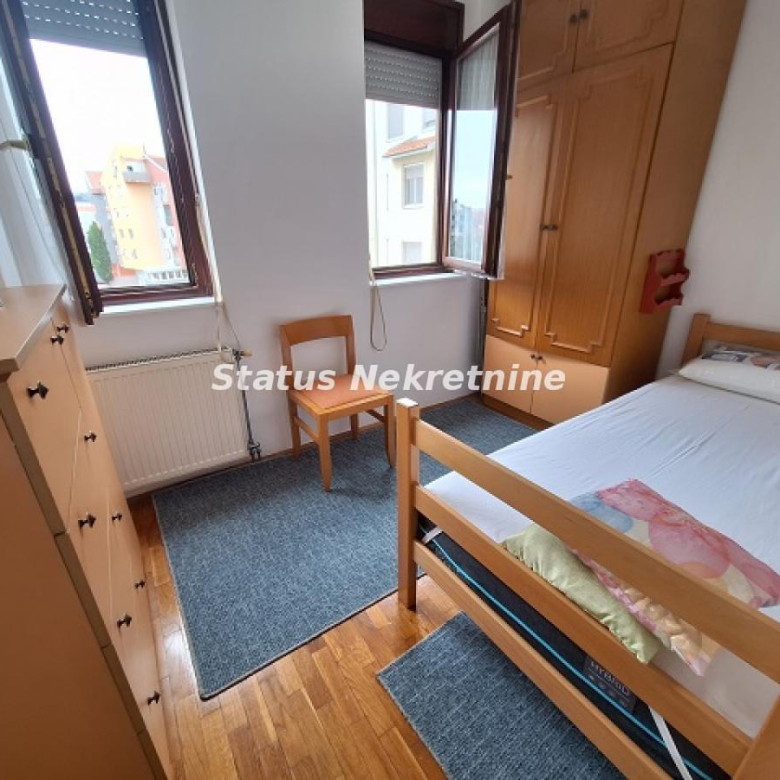 Stan Izdavanje Novi Sad  27 m2