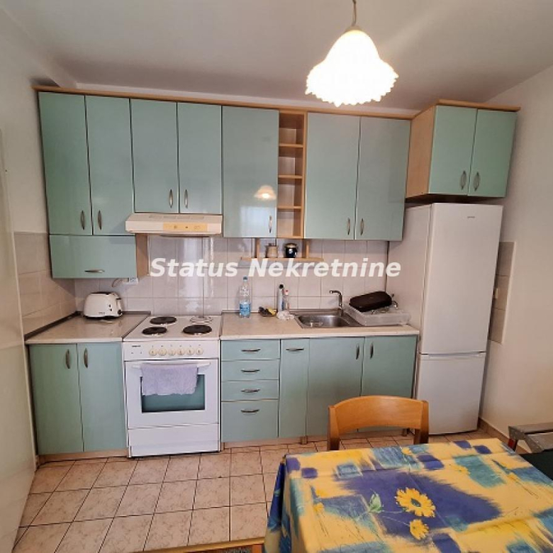Stan Izdavanje Novi Sad  27 m2