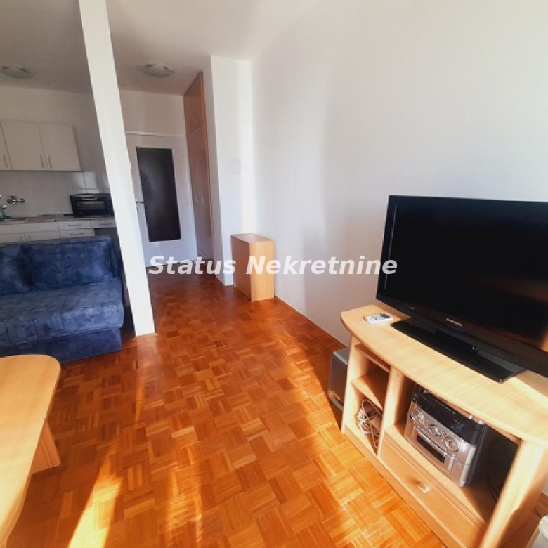 Stan Izdavanje Novi Sad  33 m2