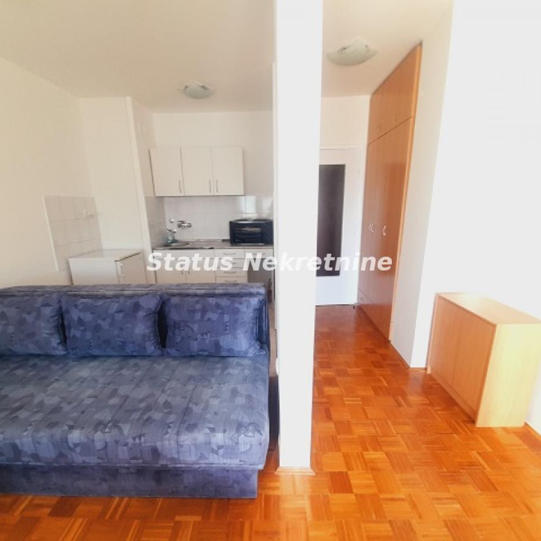 Stan Izdavanje Novi Sad  33 m2