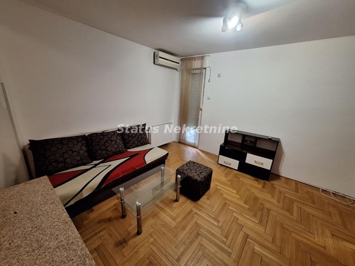 Stan Izdavanje Novi Sad  42 m2