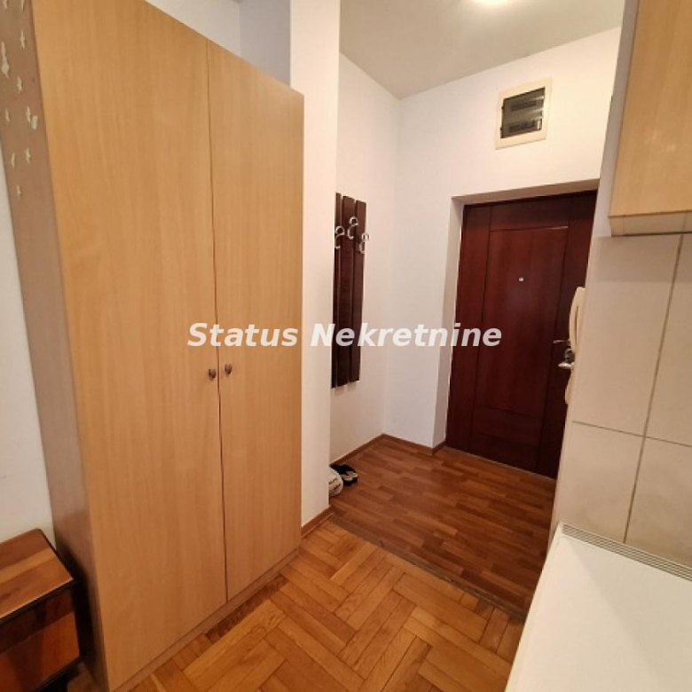 Stan Izdavanje Novi Sad  25 m2