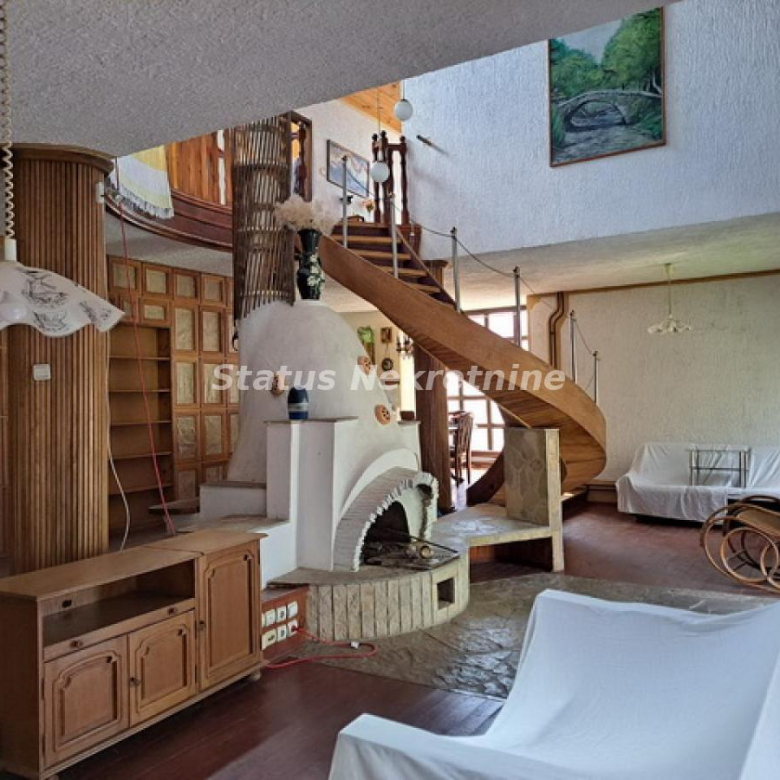 Kuća Prodaja Bačka Topola  465 m2