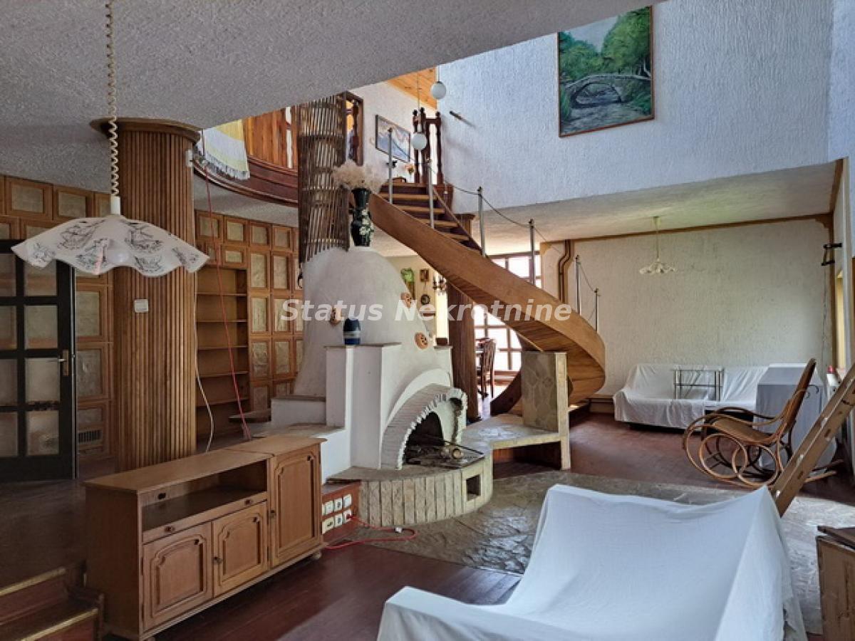 Kuća Prodaja Bačka Topola  465 m2