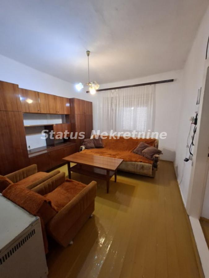Kuća Prodaja Mali Iđoš  257 m2