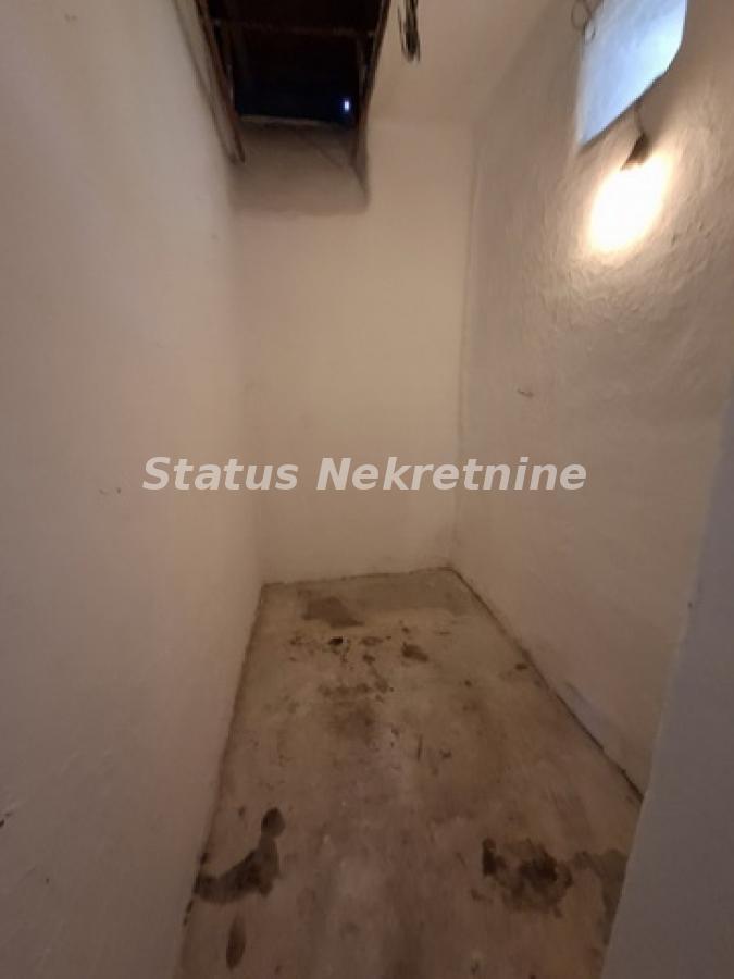 Kuća Prodaja Mali Iđoš  257 m2