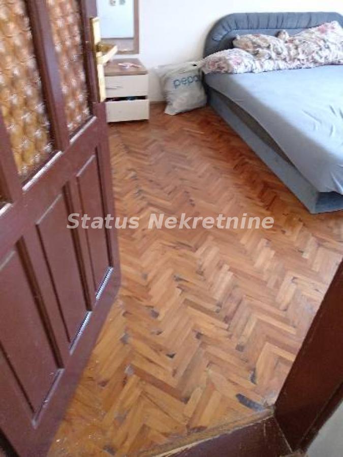 Kuća Prodaja Mali Iđoš Lovćenac 268 m2