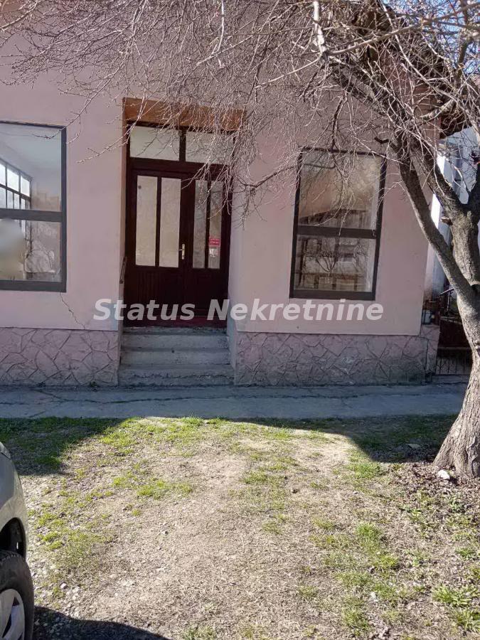 Kuća Prodaja Mali Iđoš Lovćenac 268 m2