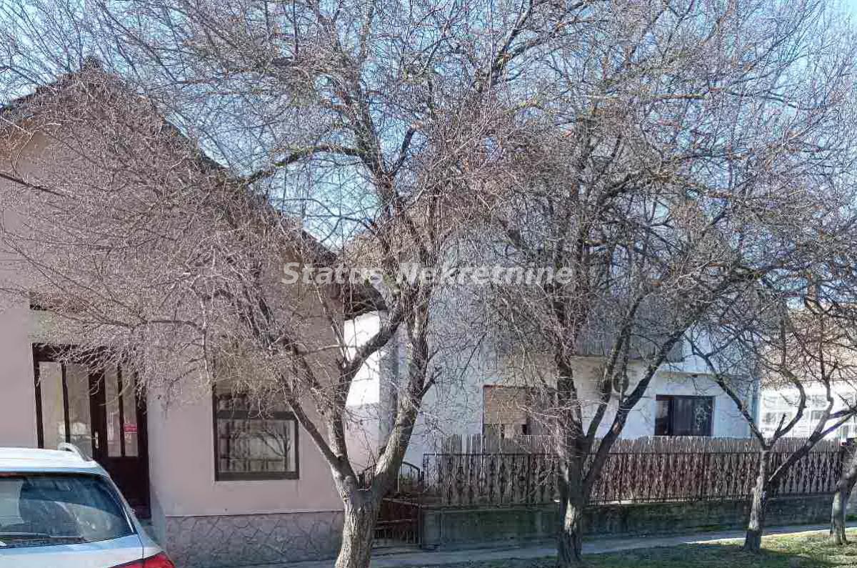 Kuća Prodaja Mali Iđoš Lovćenac 268 m2
