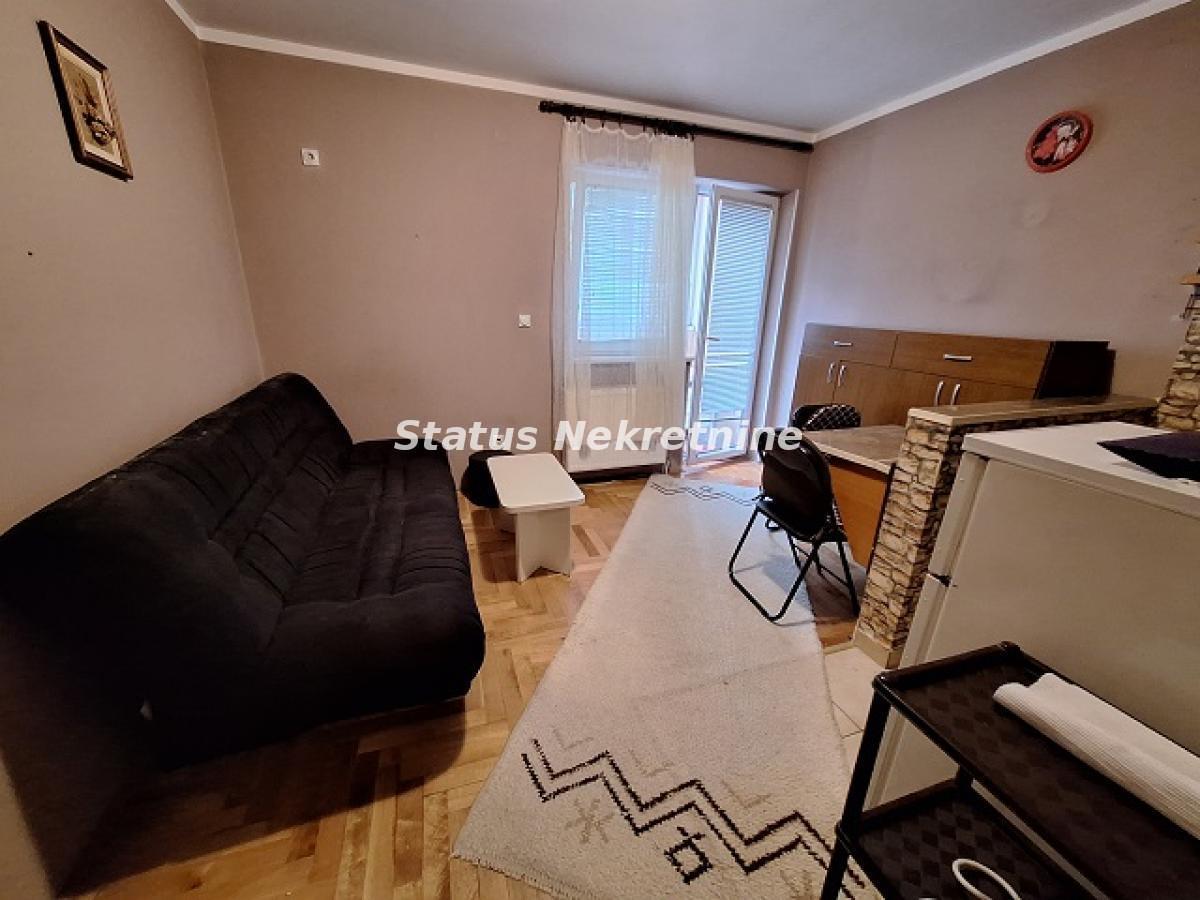 Stan Izdavanje Novi Sad  25 m2