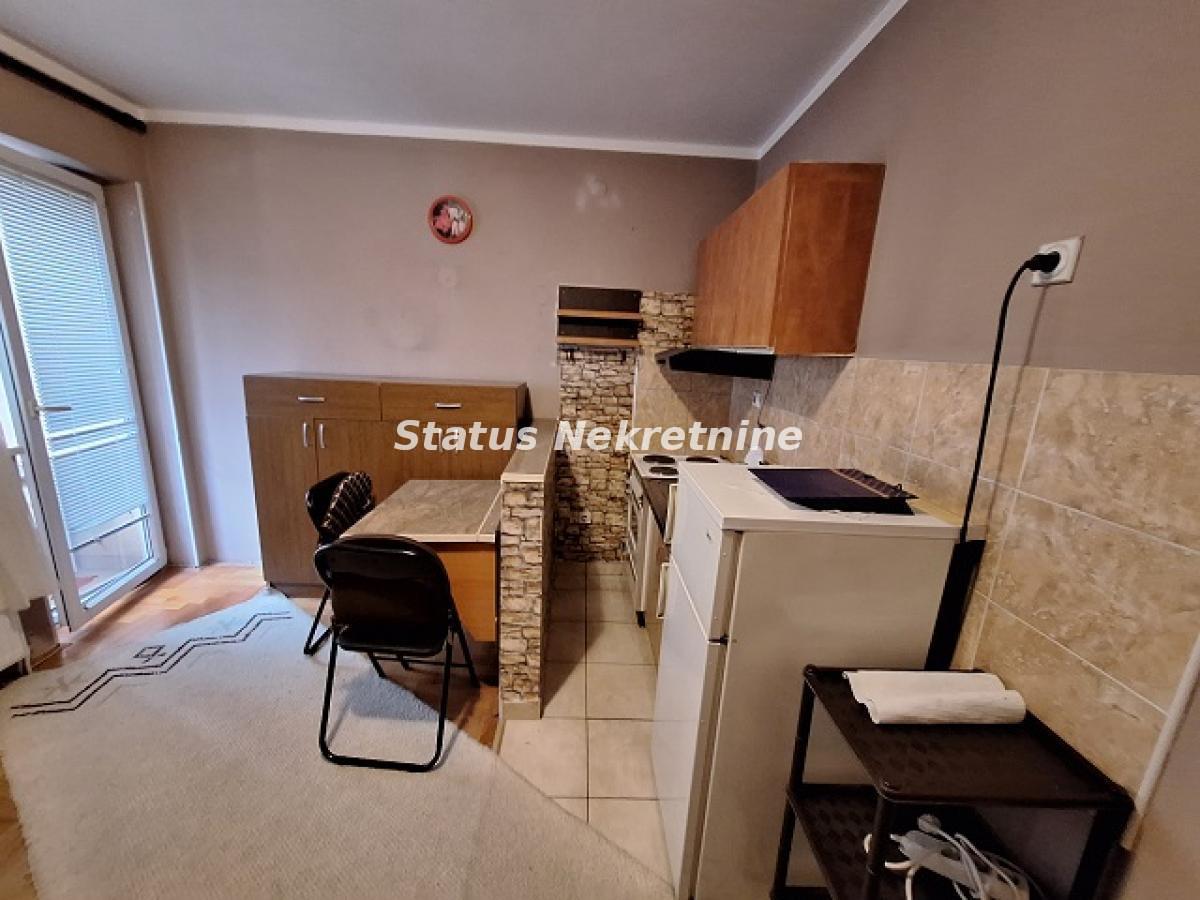 Stan Izdavanje Novi Sad  25 m2