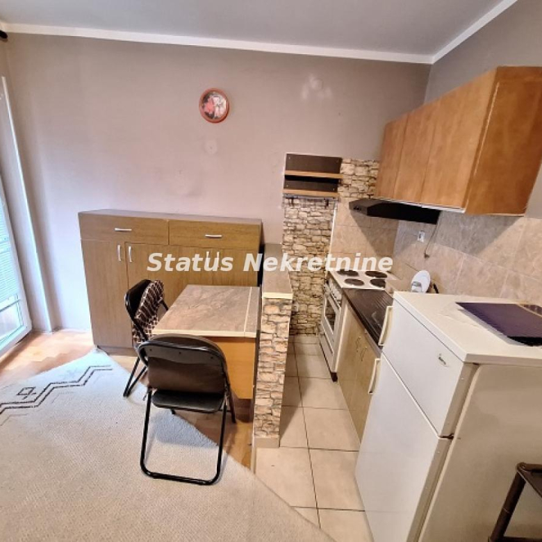 Stan Izdavanje Novi Sad  25 m2