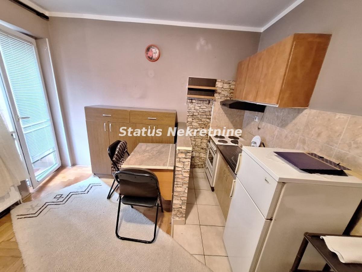 Stan Izdavanje Novi Sad  25 m2
