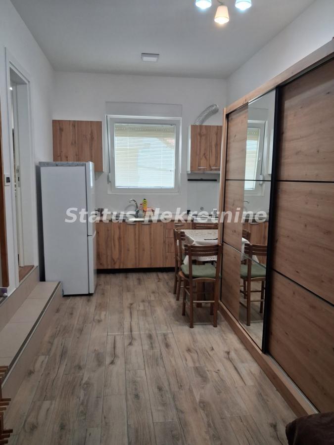 Stan Izdavanje Novi Sad  23 m2