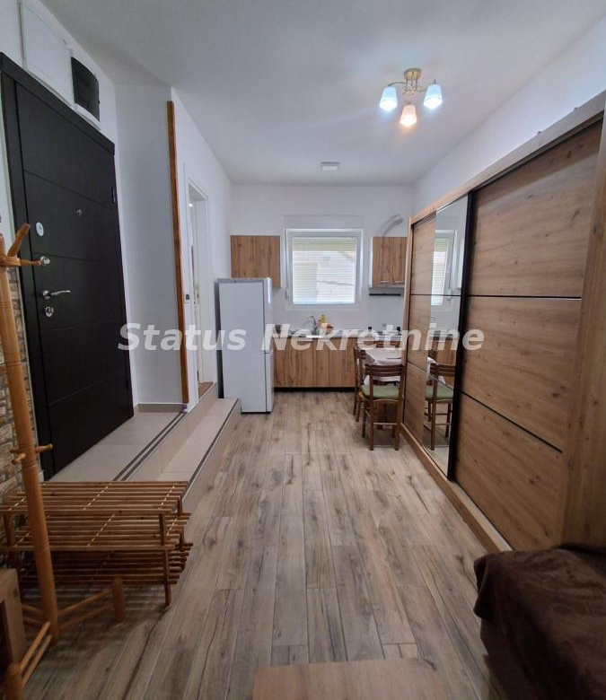 Stan Izdavanje Novi Sad  23 m2